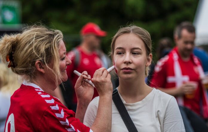 Fantastiske Fodboldfester skal bringe danskerne sammen