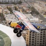 Red Bull lander fly på helipad