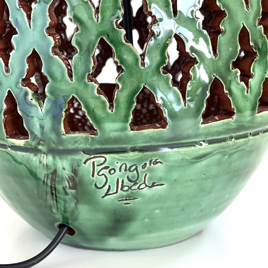 Calada bordlampe i grøn keramik - MANIPURA LIVING