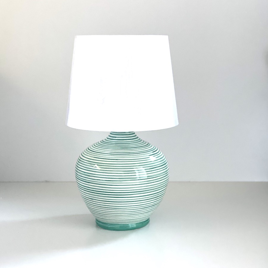 Bordlampe med grøn strib - Keramik Andalucia - MANIPURA LIVING