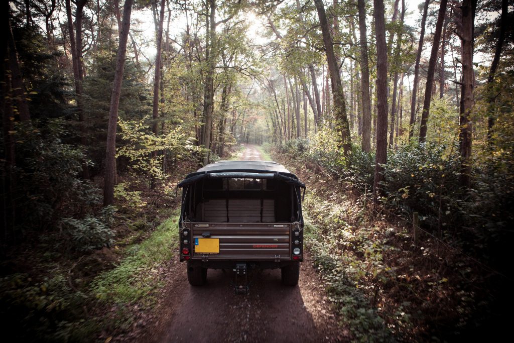 Land Rover Defender 147