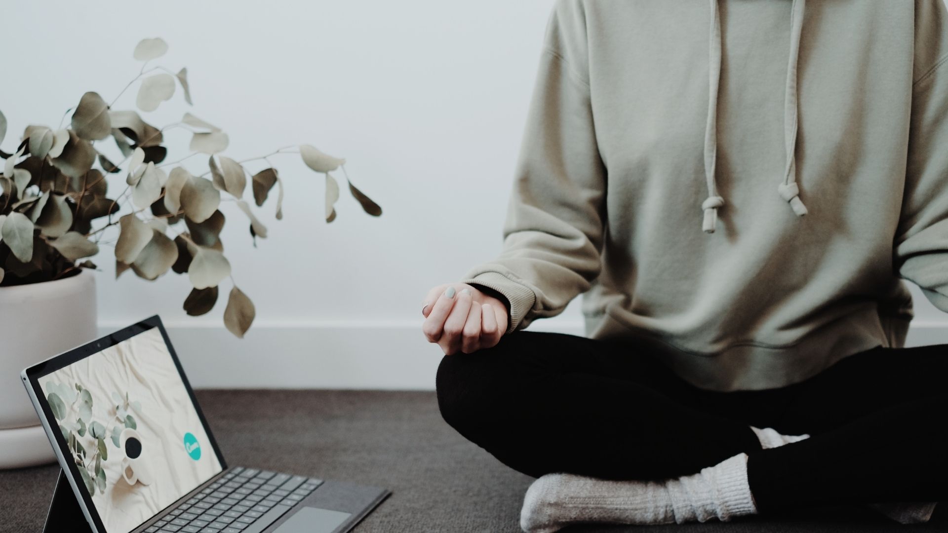 Online yoga mot stress og utbrenthet