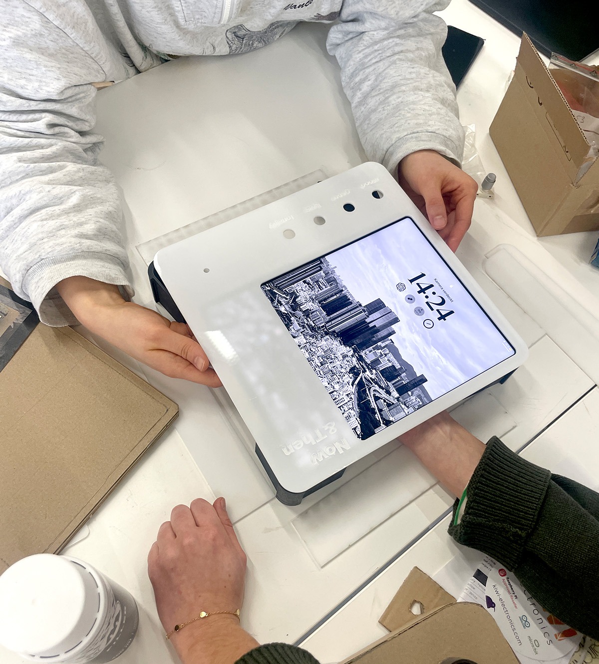 Prototypenype of a jukebox with an iPad as screen