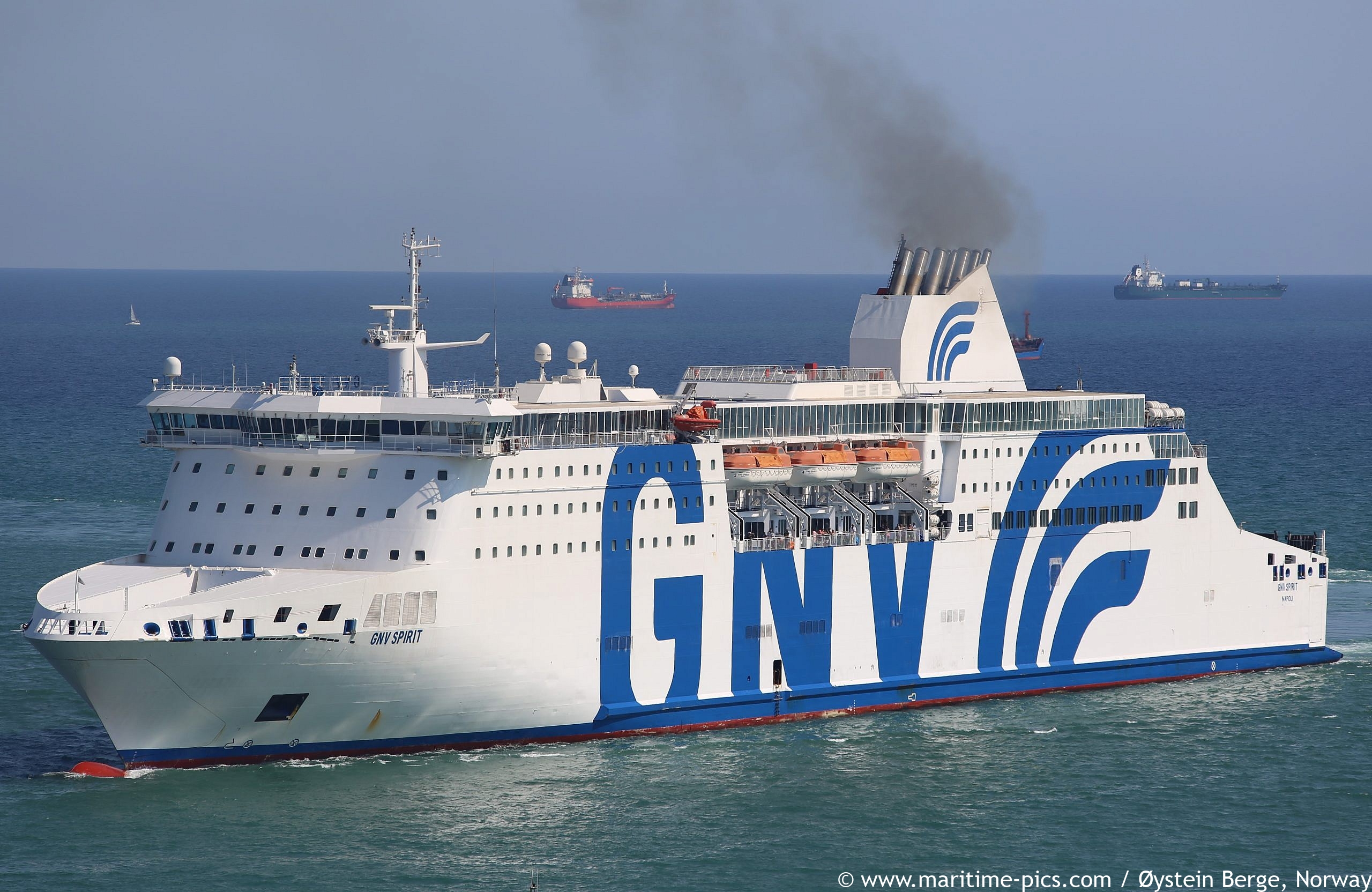 “GNV SPIRIT” (EX: “CAP FINISTERE” 02/2022), ARRIVING BARCELONA / SPAIN ...