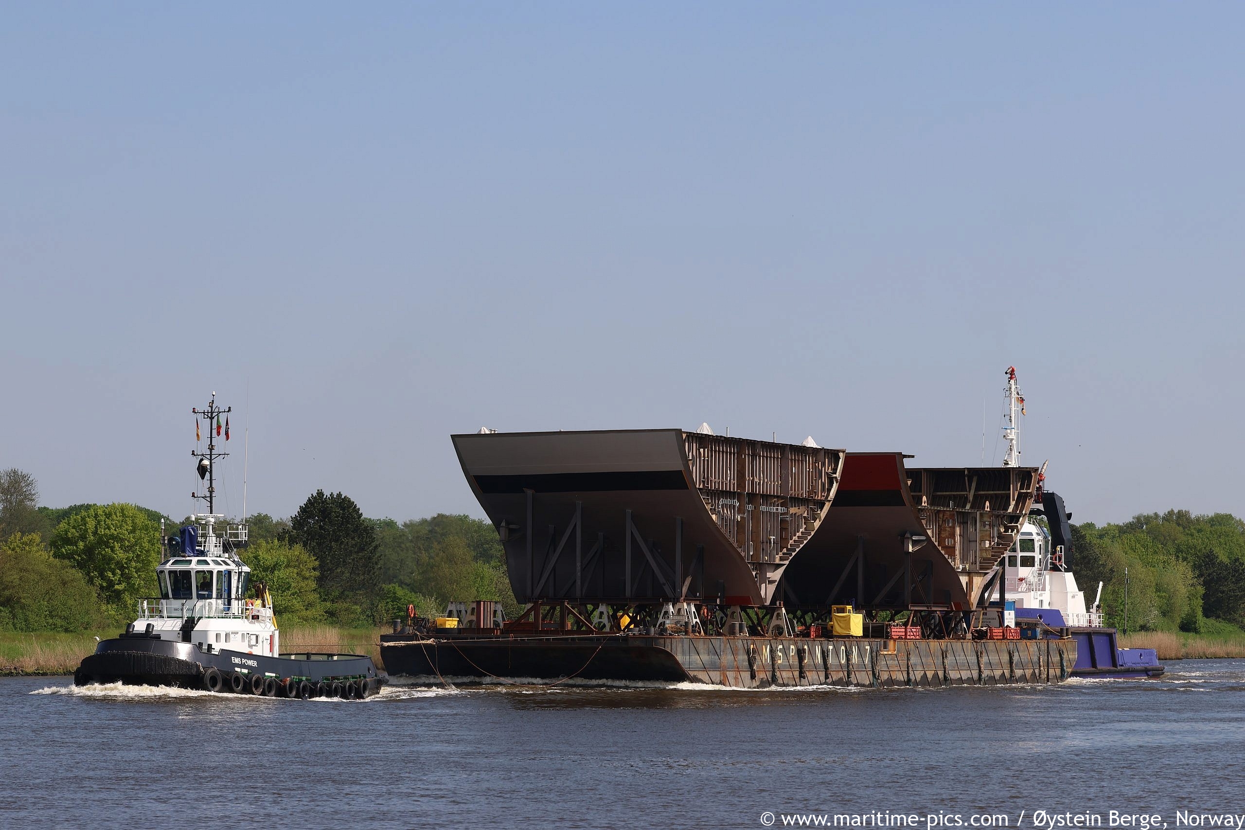 EMS POWER TOWING BARGE EMSPONTON 7 ASSISTED BY GROSSNORDSEE EMS POWER TOWING BARGE EMSPONTON 7 ASSISTED BY GROSSNORDSEE