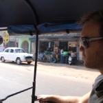 The view from the backseat of an autorickshaw