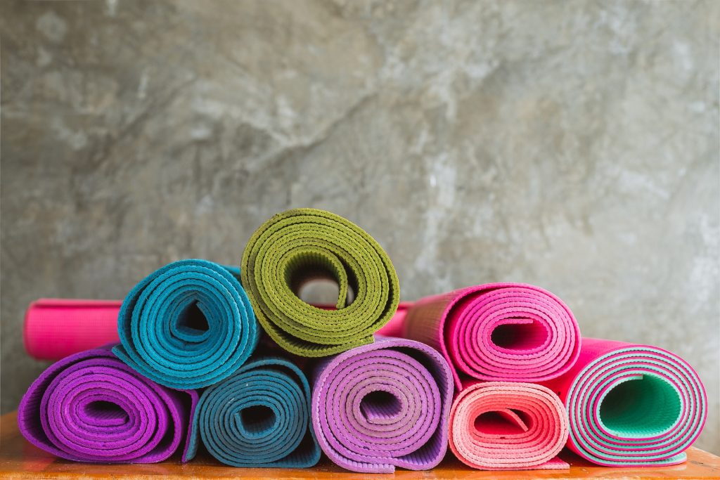 bunte yogamatten