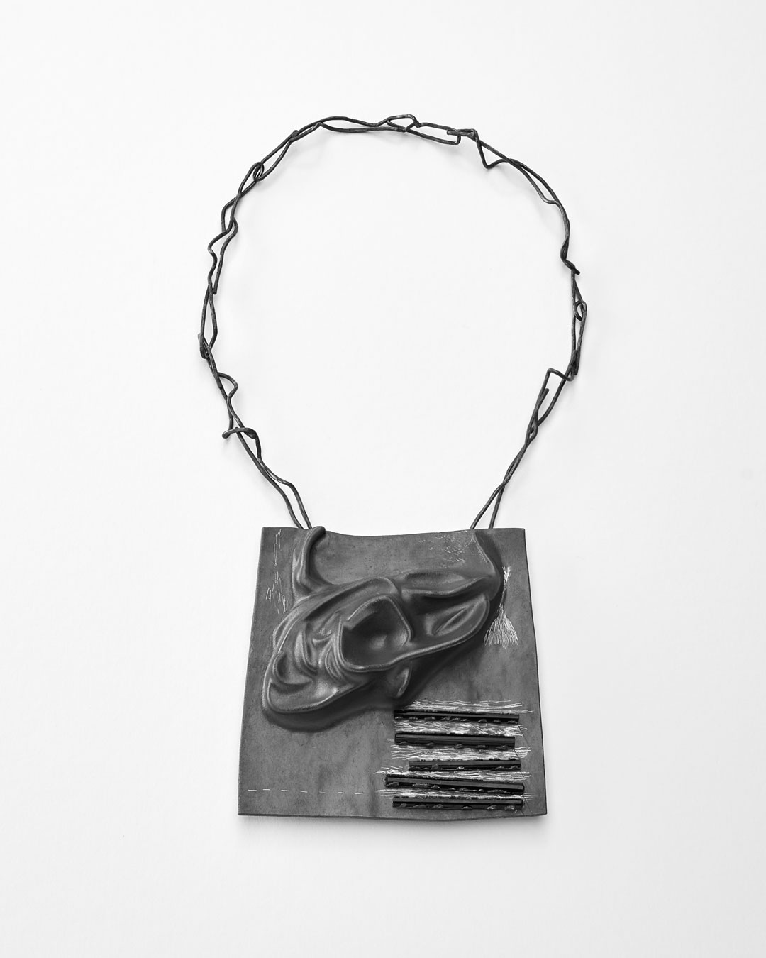 Iris Bodemer, Klang 2 (Sound 2), 2019, pendant; silver, thermoplastic, tourmaline, 100 x 100 x 20 mm, €4000