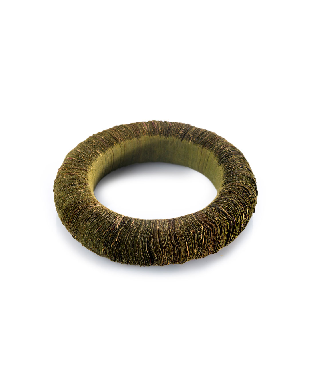 Carmen Hauser, untitled, 2019, bracelet; maple leaves, yarn, 102 x 97 x 23.5 mm, €920