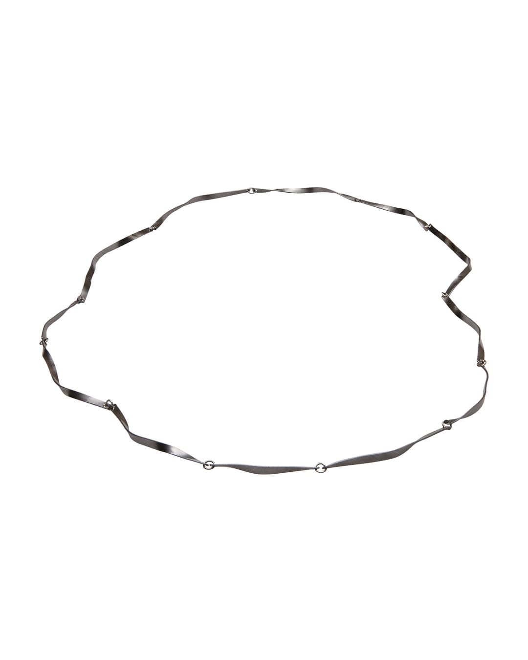 Annelies Planteijdt, Mooie stad - Wervelend water, 2020, halssieraad; tantalium, 14 kt goud, 640 mm, €875