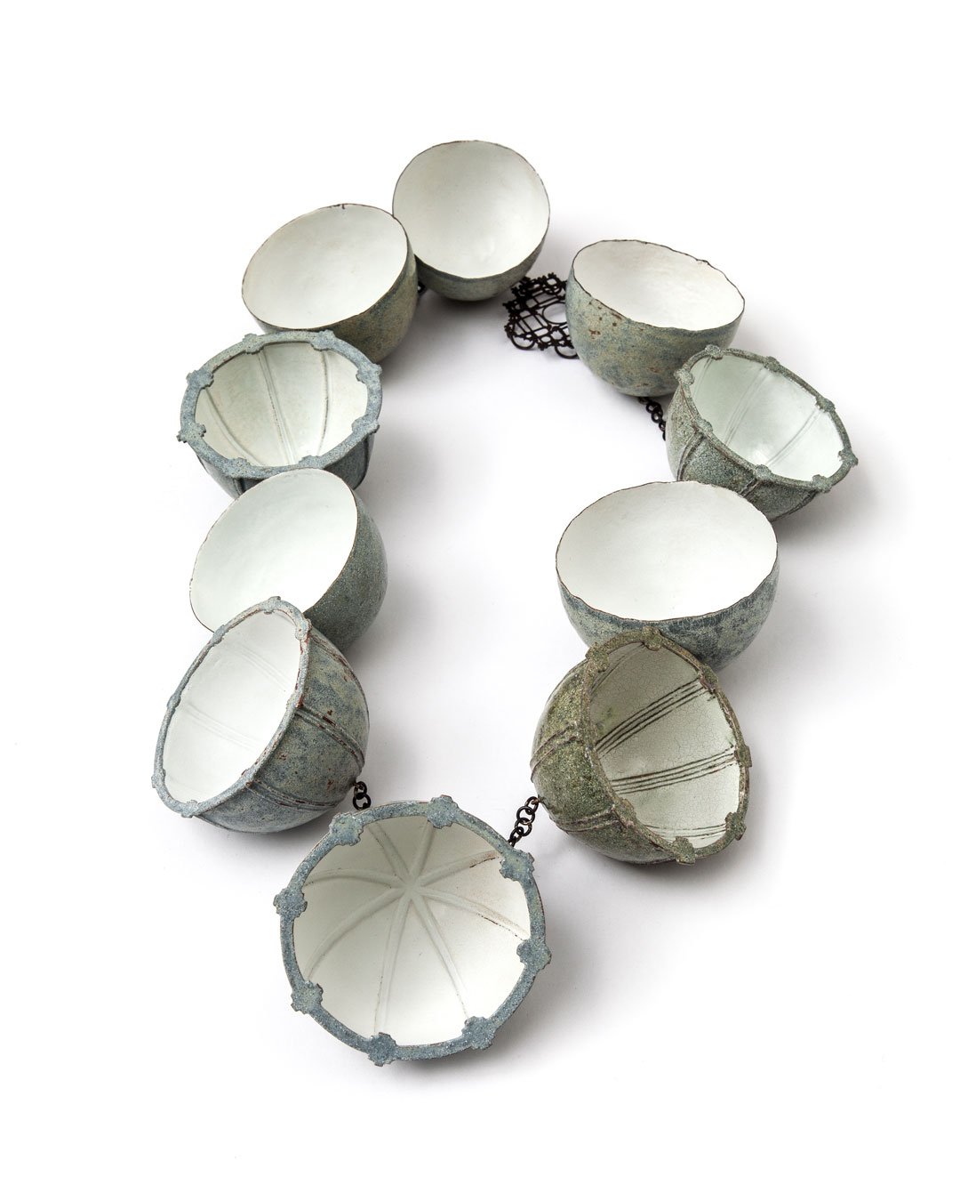 Vera Siemund, untitled, 2014, necklace; enamelled copper, steel, 200 x 270 x 40 mm, €5100