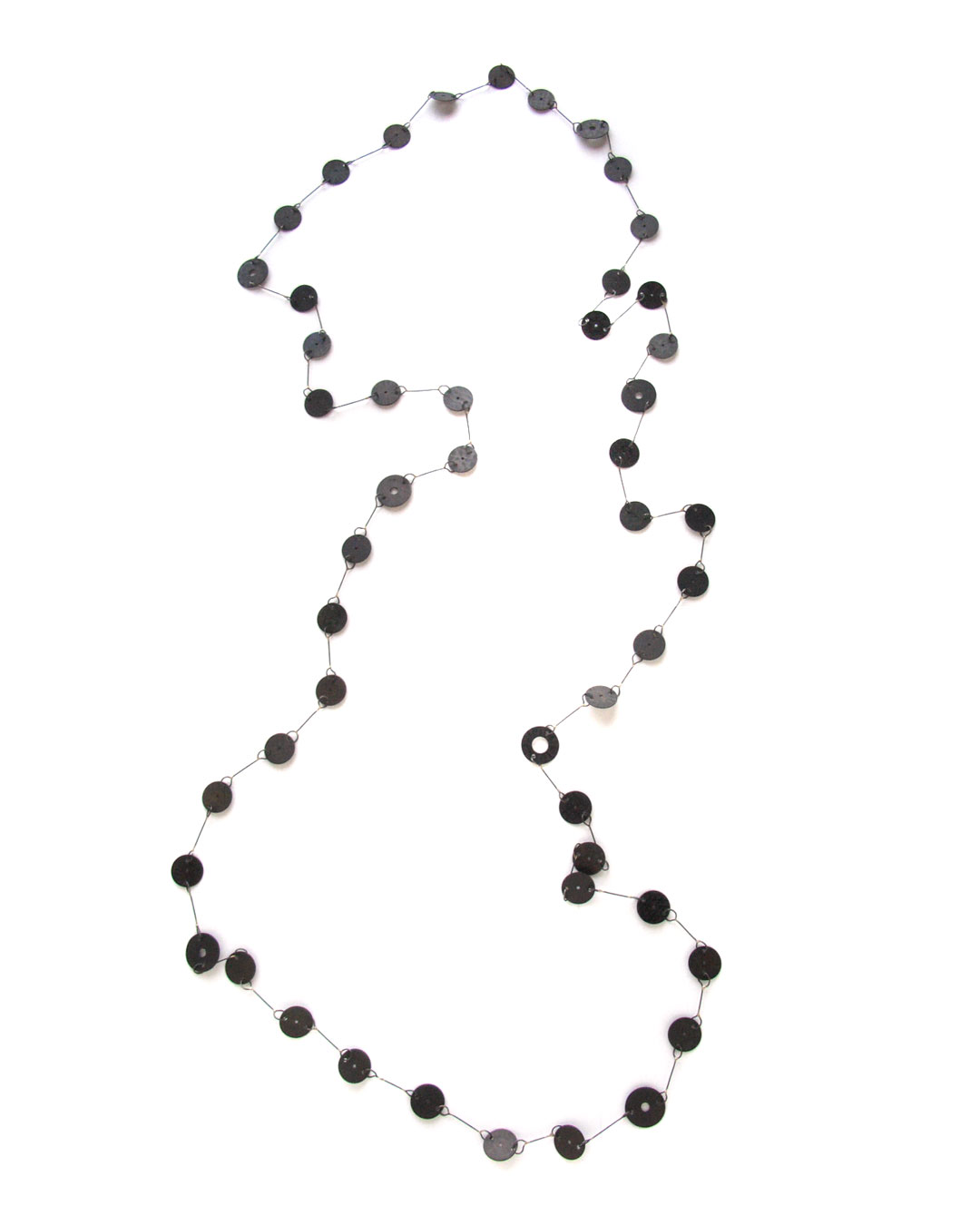 Tore Svensson, untitled, 2006, necklace; steel, 600 x 1.5 mm, €1100