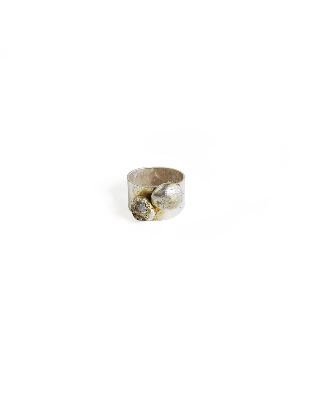 Rudolf Kocéa, untitled, 2014, ring; silver copper alloy, uncut diamonds, ø 19 x 12 mm, €680