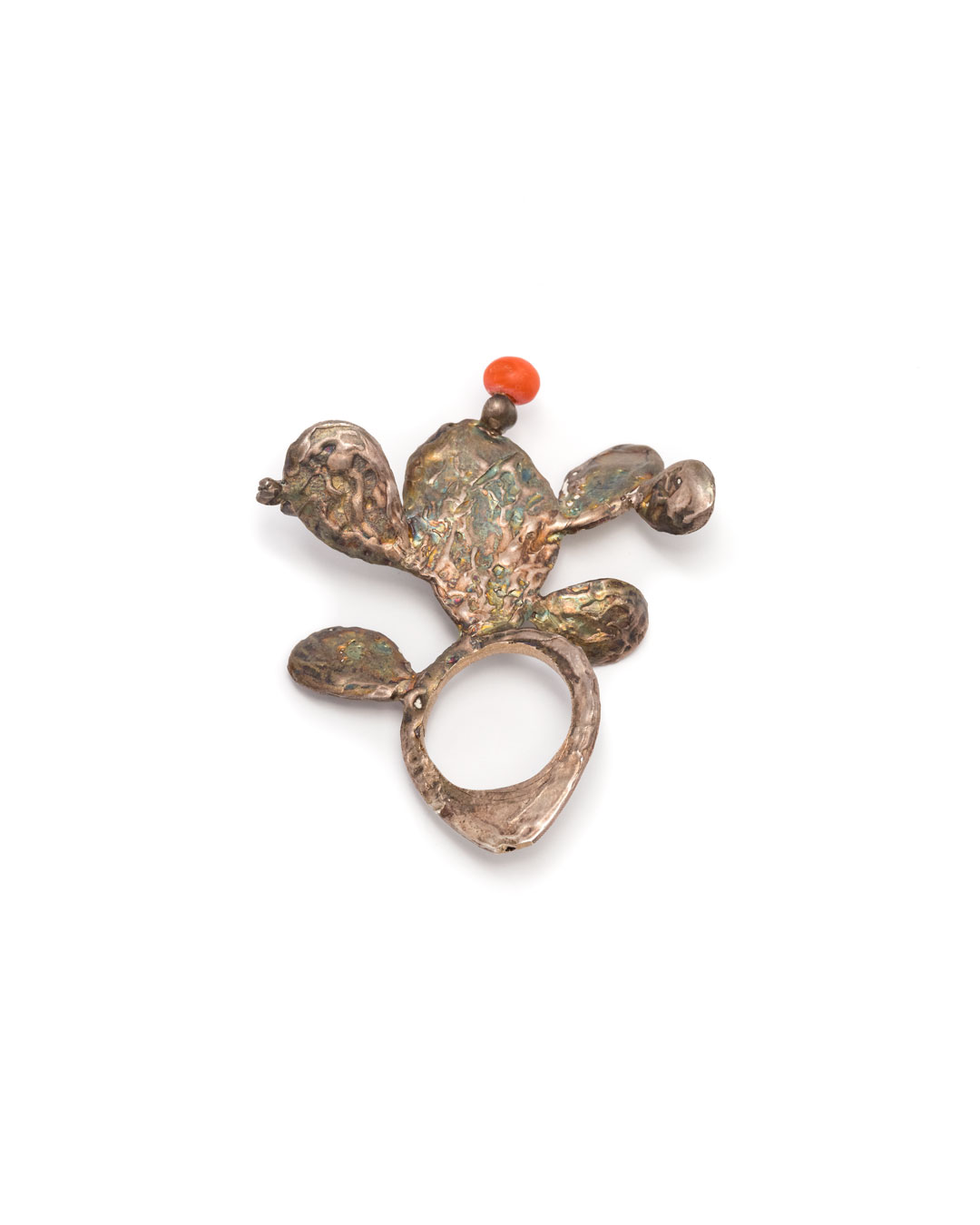 Winfried Krüger, untitled, 2002, ring; silver, coral, 60 x 51 x 16 mm, €535