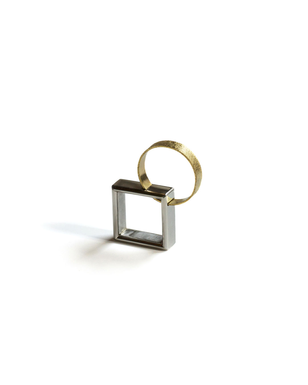 Okinari Kurokawa, untitled, 2013, ring; 20ct gold, stainless steel, 40 x 33 x 8 mm