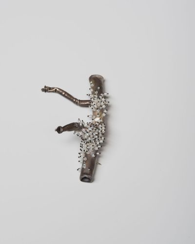 Sam Tho Duong, A&T, 2019, brooch; silver, freshwater pearls, nylon, €1260