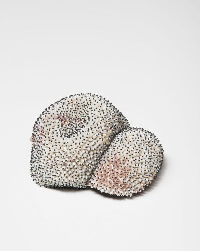 Sam Tho Duong, Look, 2015, brooch; silver, freshwater pearls, nylon, €5500