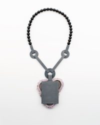 Ute Eitzenhöfer, Discourse 05, 2019, necklace