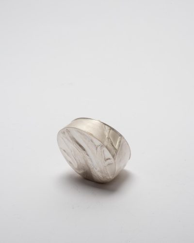 Juliane Brandes, Die Zeit die Zeit, 2020, brooch - Image 4