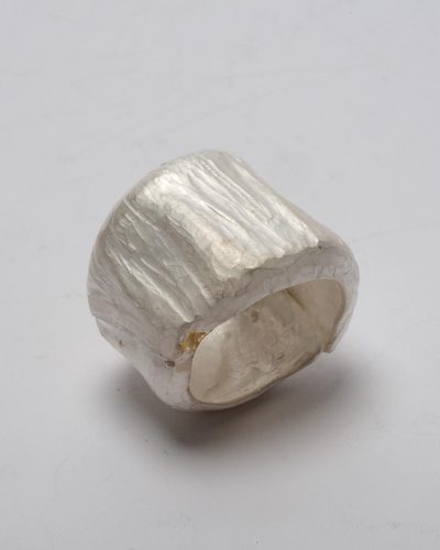 Juliane Brandes, Die Zeit die Zeit, 2020, ring - Image 2
