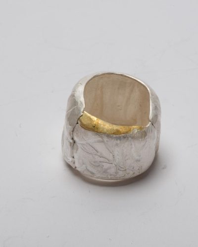 Juliane Brandes, Die Zeit die Zeit, 2020, ring - Image 9