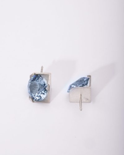 Herman Hermsen, untitled, 2020, earrings, silver, synthetic stone - Image 2