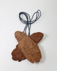 Juliane Brandes, Keine Hände in den Schoss legen, necklace, 2023