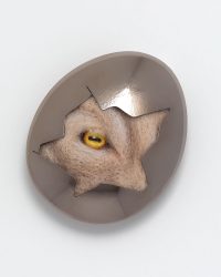 Jeong-Min Han, The Shell III, broche, 2025