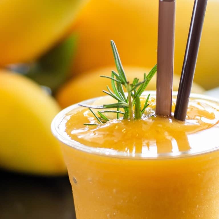 mango-smoothie-in-plastic-glass_t20_2wR20K (1)