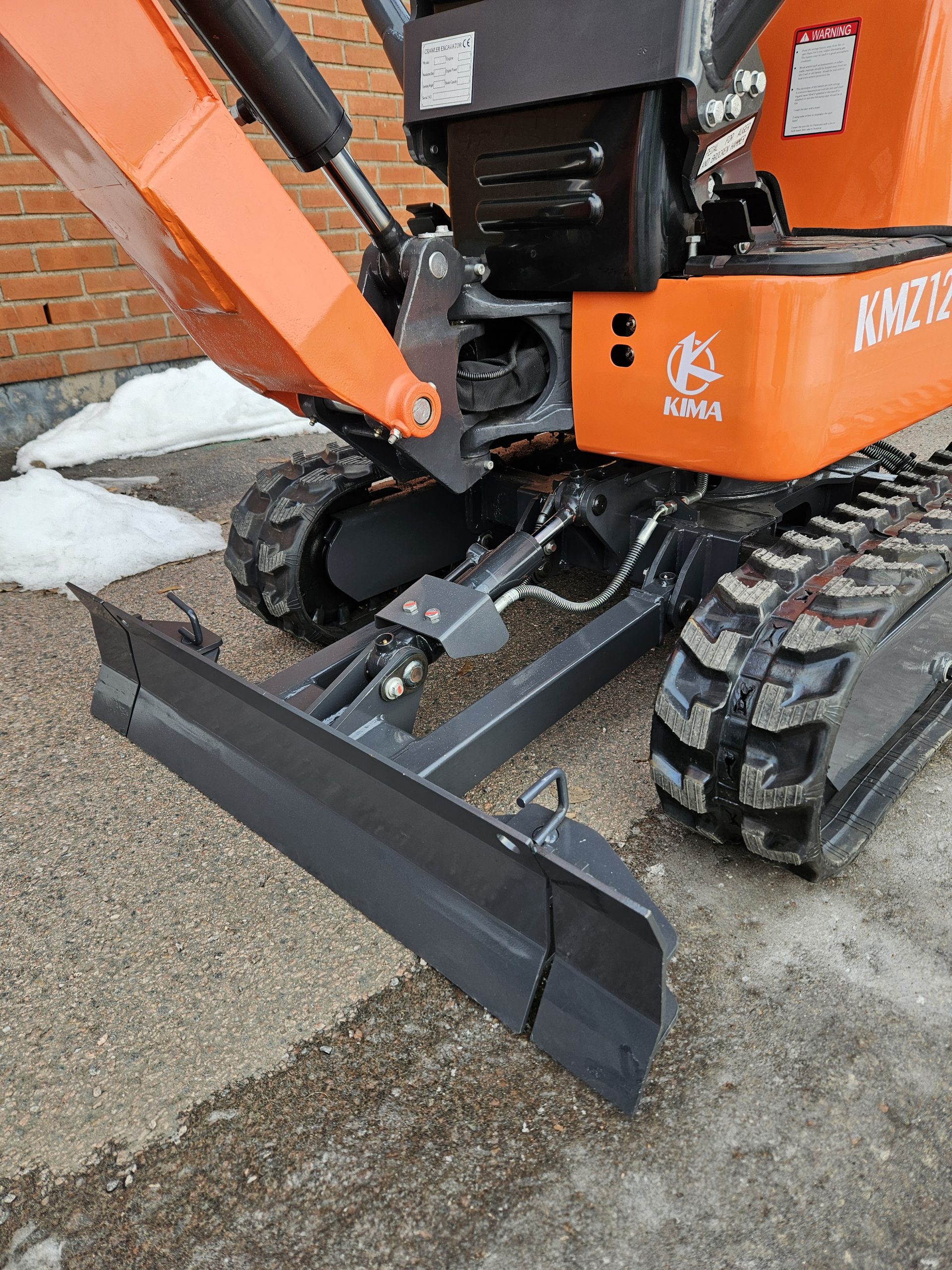 Kima KMZ12 minigrävare orange. Kubota. Grävmaskin. 