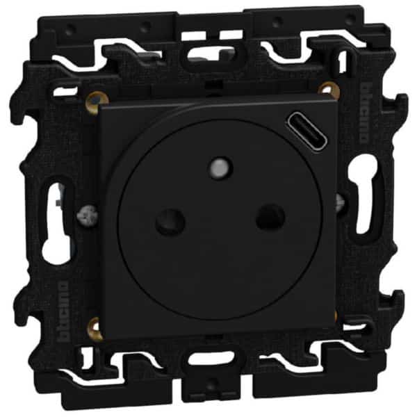 Bticino LIGHT NOW ctdoos 2P+A +USB-C 2 mod - zwart