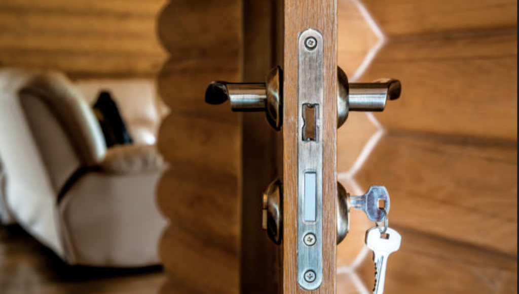 Lock Replacement, snaps in the lock