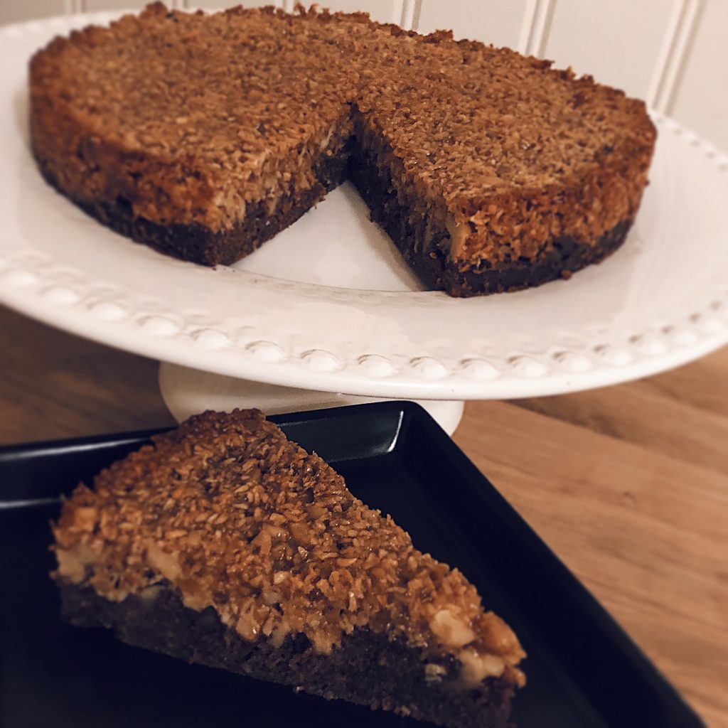 Browniekaka med vit choklad valnötter och kokos