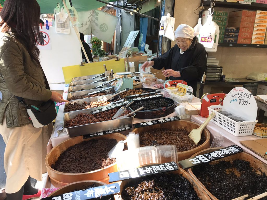 Marknaden åp Tokyos fiskmarknad Tsukiji Fishmarket