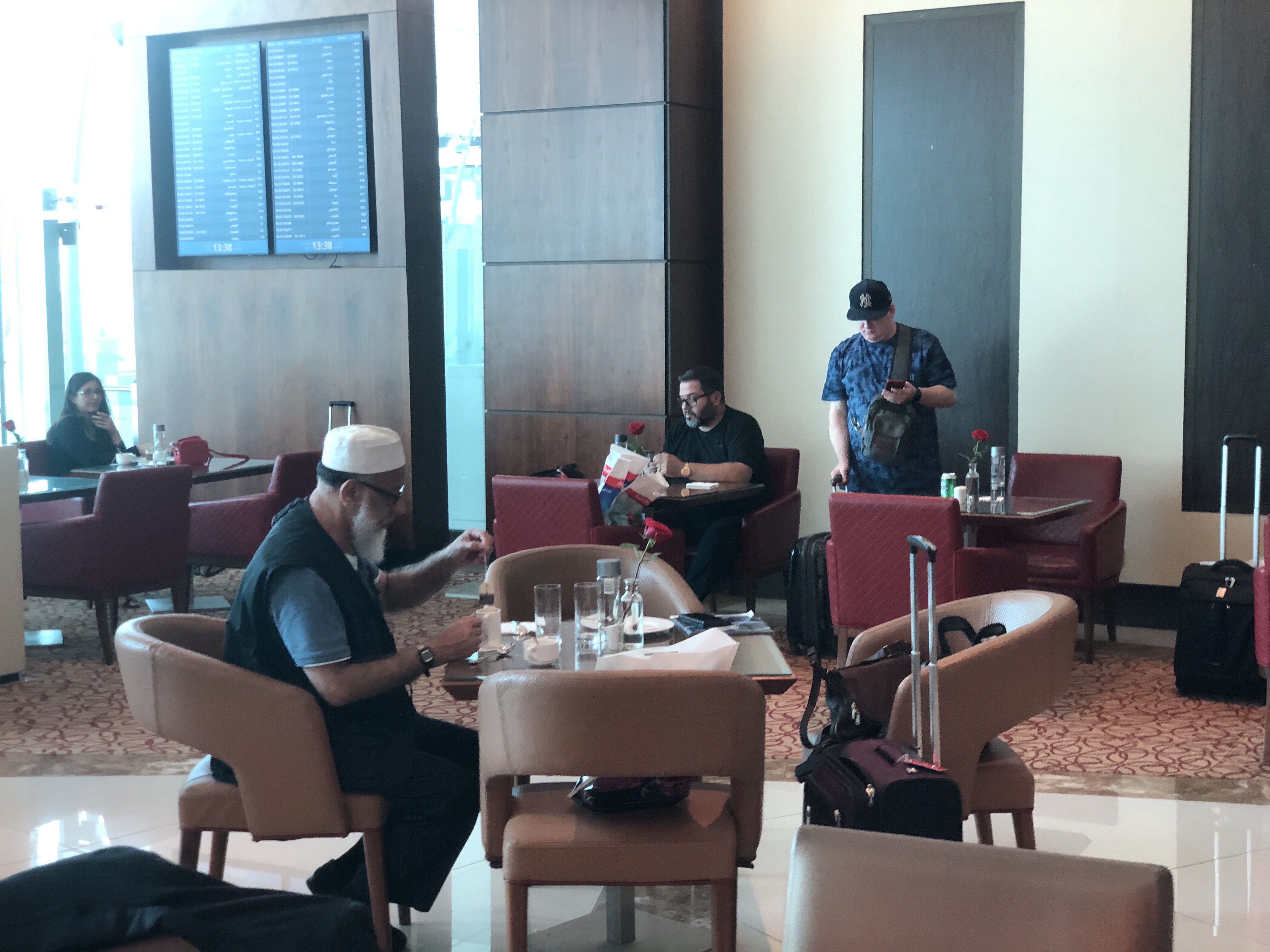 Emirates business class-lounge Dubai