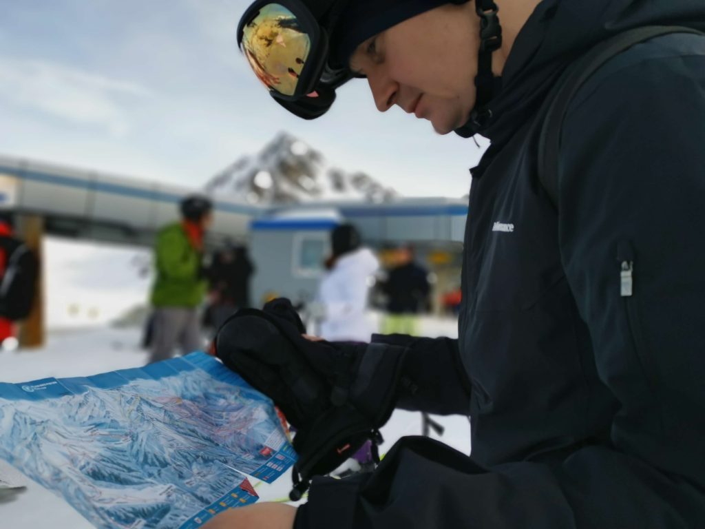 Få kartor uppe i backen