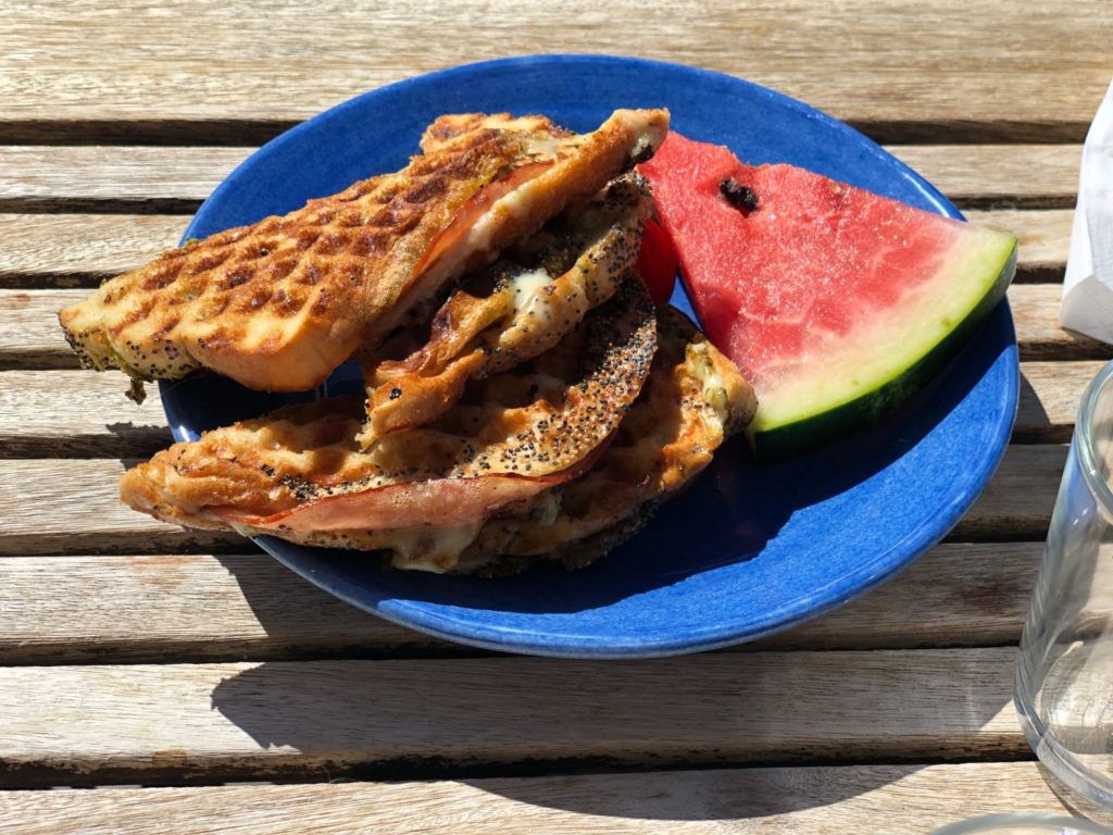 Lunch på Hälsö Brygga på Hönö i Göteborgs Skärgård