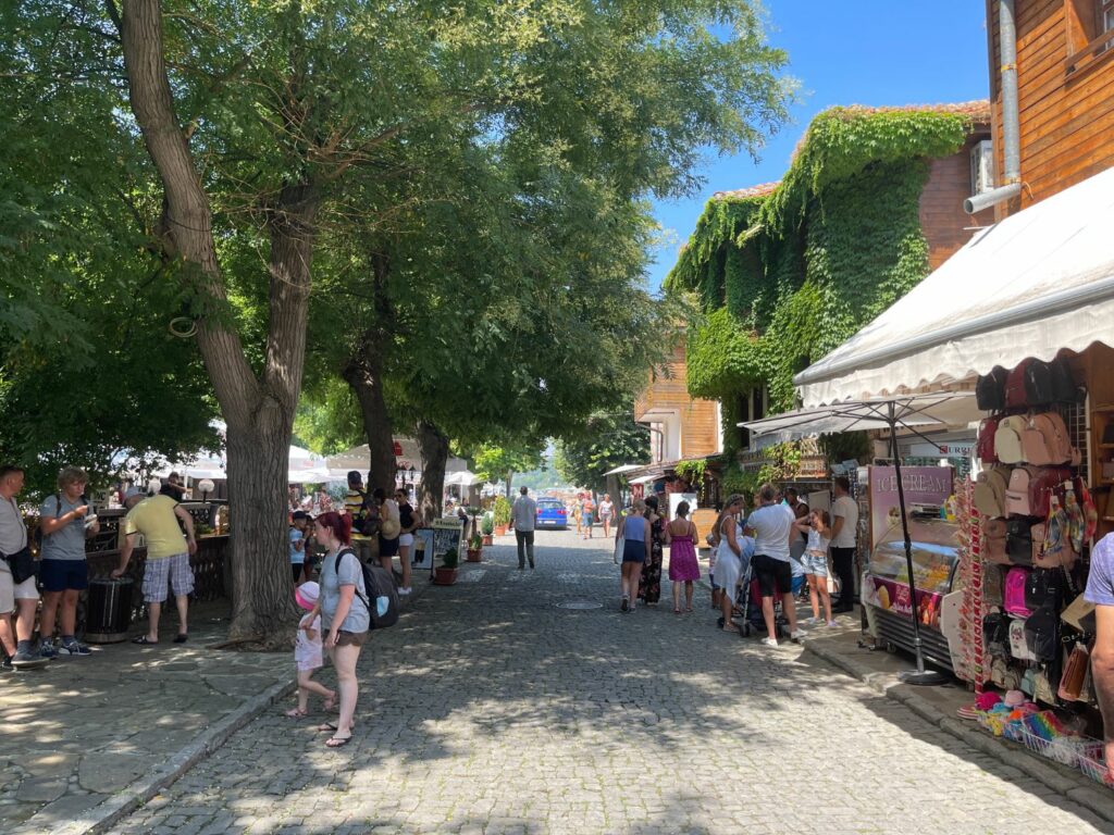 Gågator i Nessebar i Bulgarien 