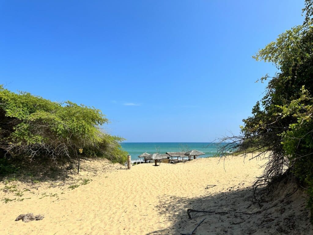 Stranden vid Jetwing Safari Camp Yala