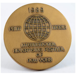 Medalj / Plakett, 1989 print media international advertasing festival new york