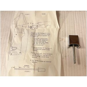 Tryck knapp yttre dörrhandtag , Cadillac Fleetwood 75 1977-79 GM GR,10,529 9633926