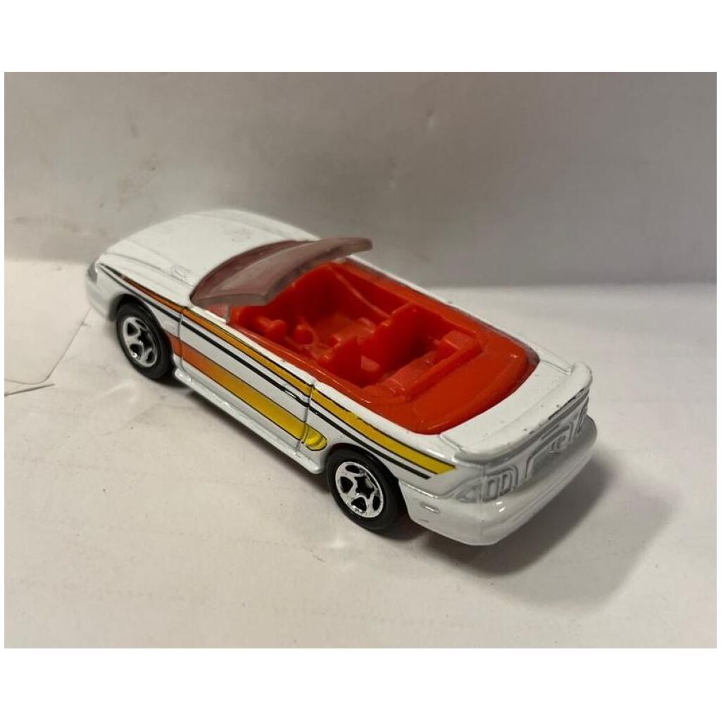 Ford Mustang GT Cabriolet 1996 Hot Wheels 1/64