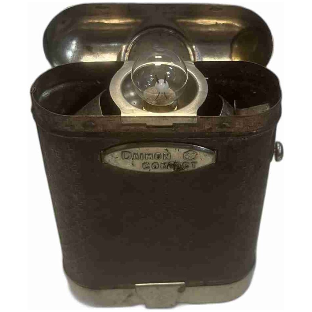 Ficklampa Daimon Contact 4,5V 13x7cm Tyskland WWII Wehrmacht 1936-1943