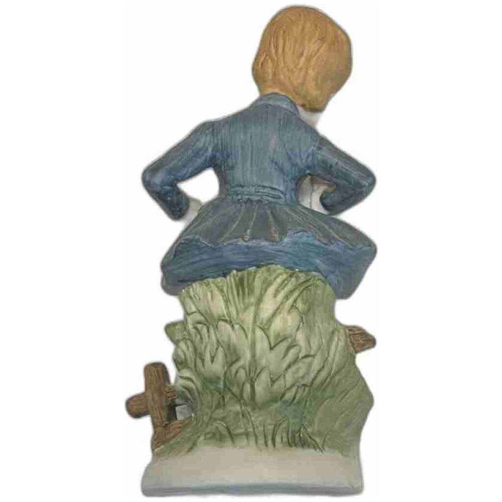 Figurin porslin pojke med ros 20x10x9cm