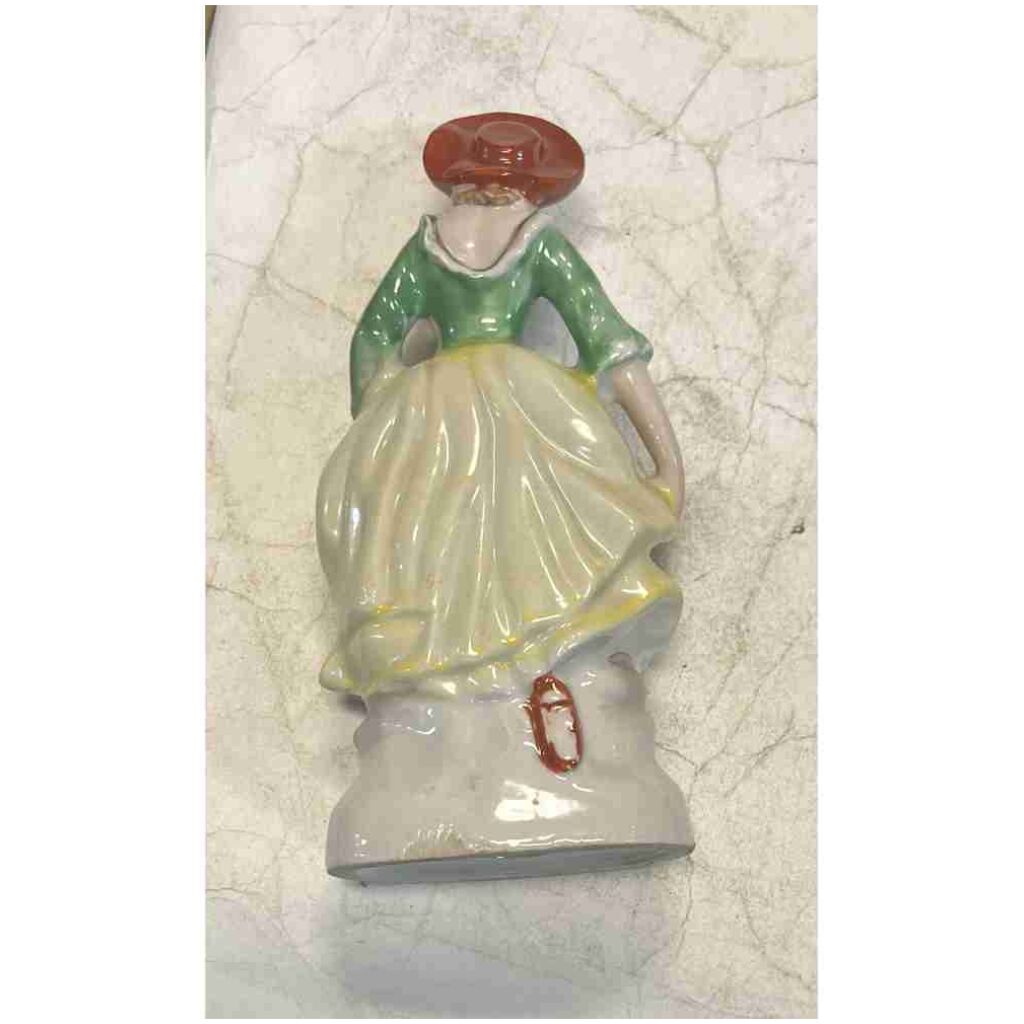 Figurin porslin kvinna med mandolin kolonial handmålad i Japan 19x10x5cm