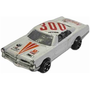 Pontiac Grand Prix coupe 1966 1/64 metall & plast 73x26mm - Made in China