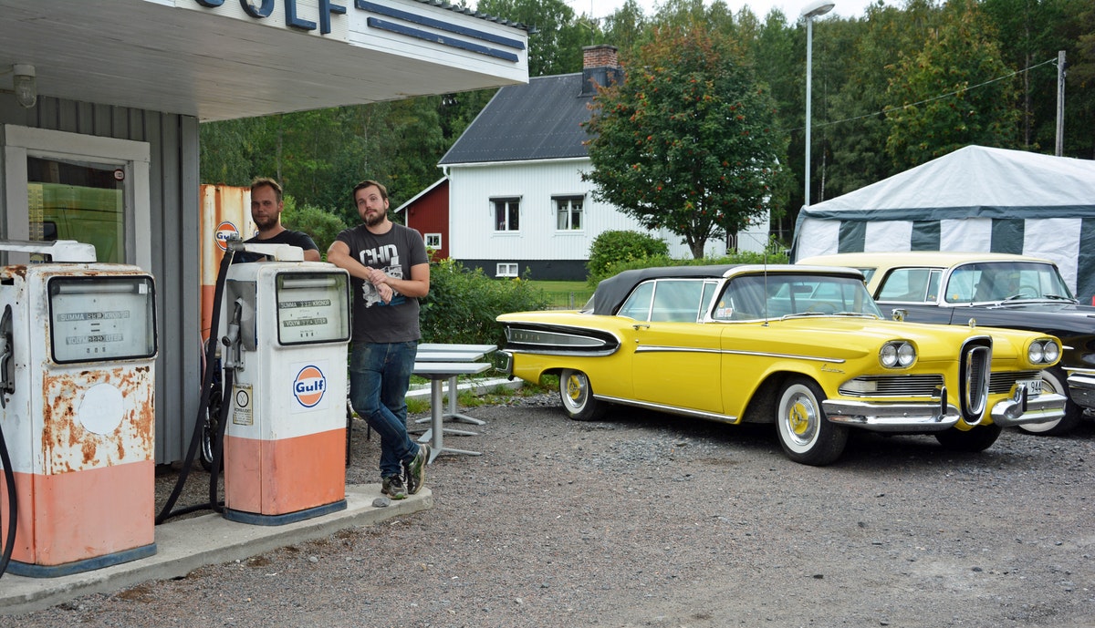 Bilträff i Viksjö lockar besökare från när och fjärran: “Stort intresse för fina bilar”