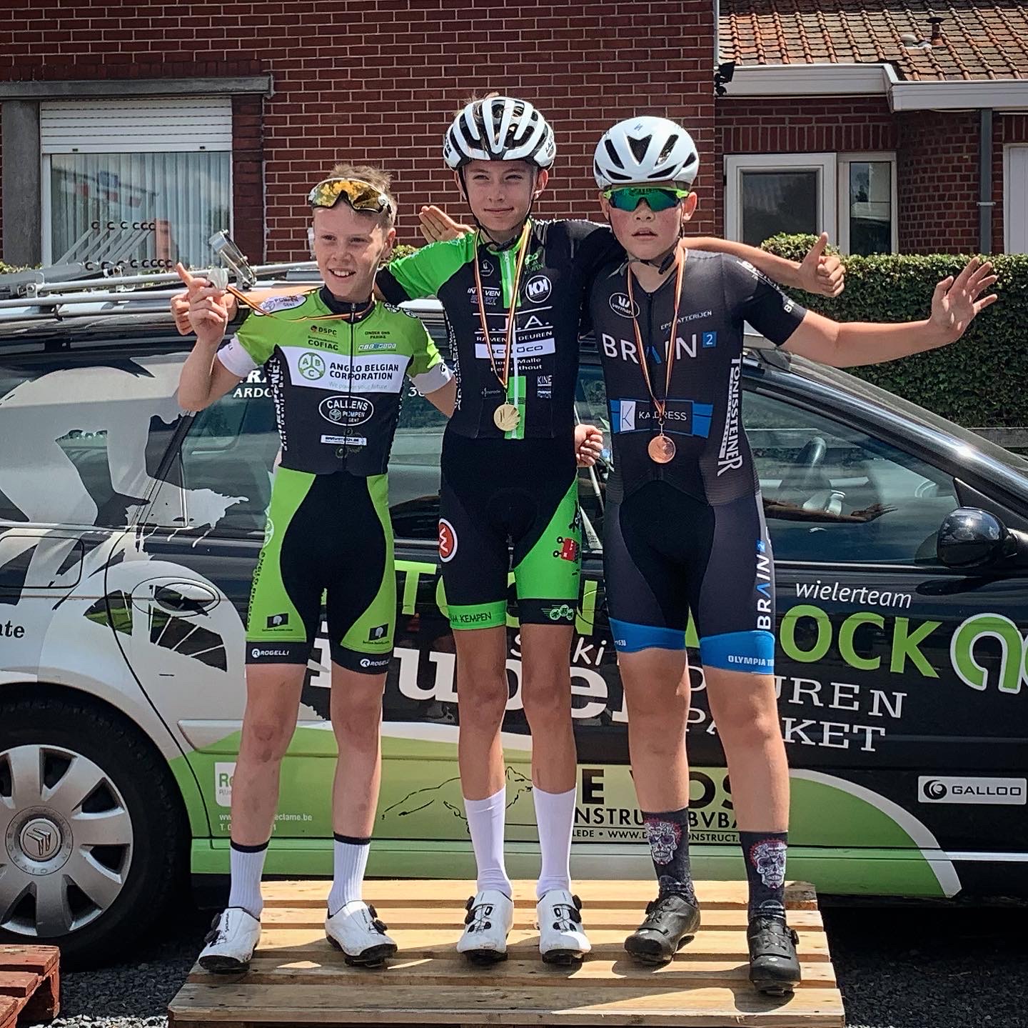 D4B2FDDA-FA35-4D20-8554-3BDE02A05B8B