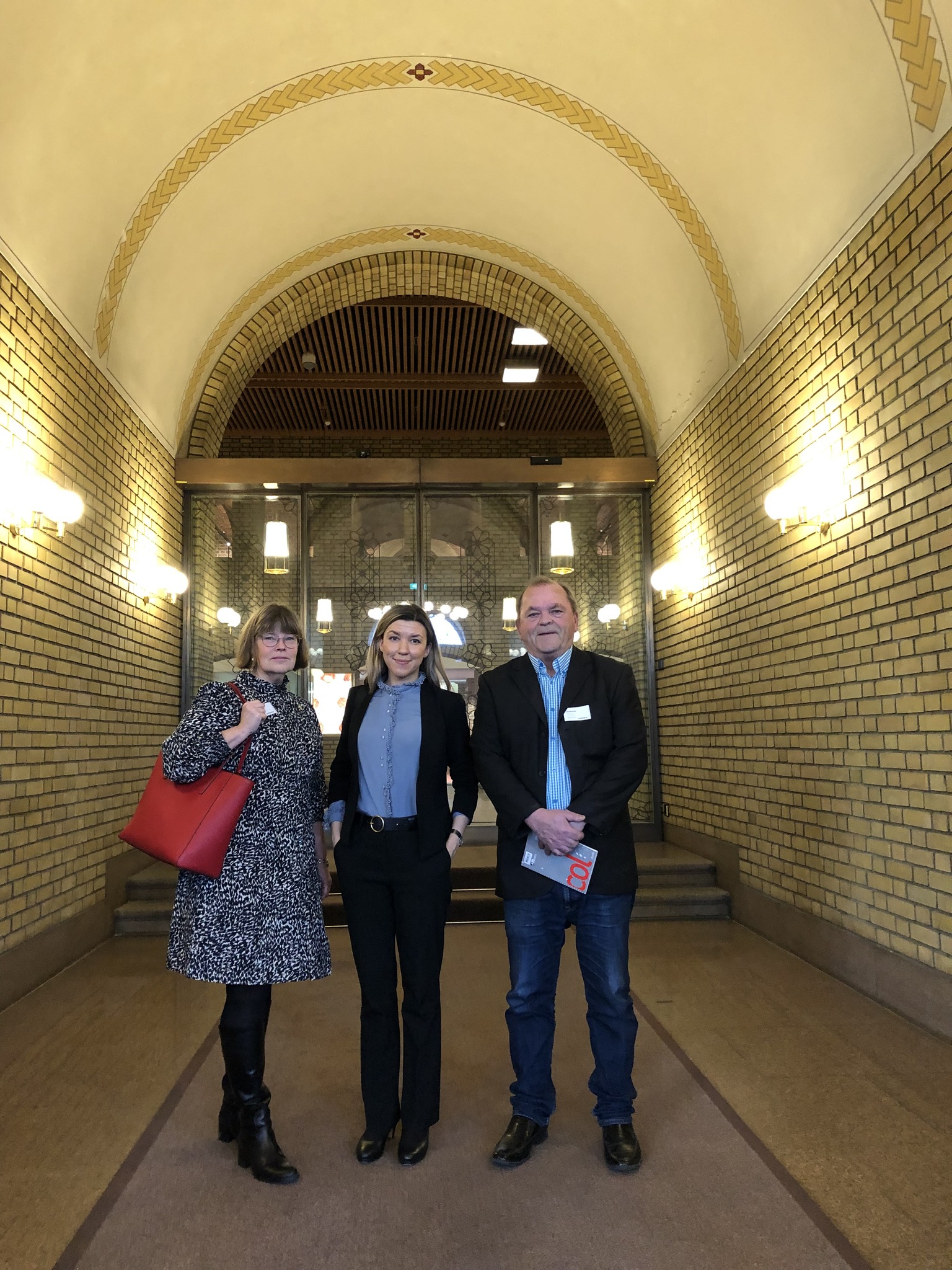 Trude og Olav med Anna Molberg Stortinget møte Høyre Olav Osland Trude Schei, Anna Irene Molberg