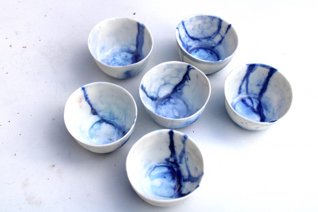 Meike Janssens – art and ceramics – porcelain cup
